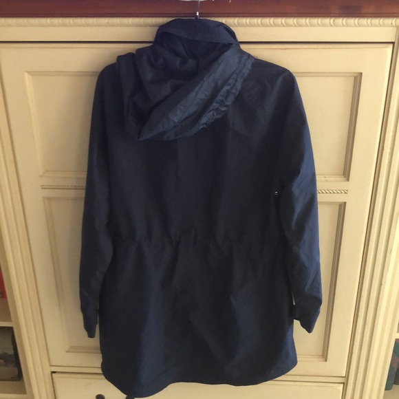 Be Boundless Women’s Thin Raincoat Jacket - Picture 5 of 8